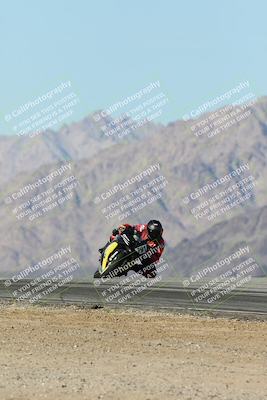 media/Dec-01-2025-Moto Forza (Mon) [[2daa91e15f]]/2-Intermediate Group/Session 4 Turn 9/